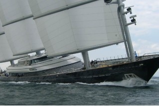 Maltese Falcon - Under Full Sail